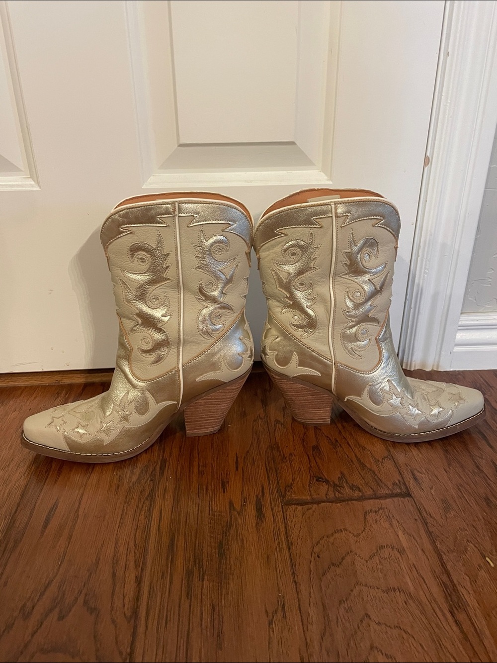 dingo Metallic Gold Embroidered Cowboy Heeled Boots - Picture 5 of 5
